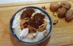 Cuajada con higos confitados y nueces