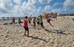 Imagen de un partido de balonmano playa