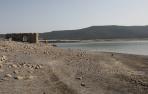 El embalse de Yesa, el de mayor capacidad de Navarra, es uno de los que tradicionalmente acusa más el descenso de sus aguas a finales de verano.