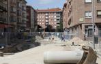 En la Rochapea llevan siete meses de obras para renovar redes de abastecimiento y saneamiento en varias calles de la margen derecha del río Arga