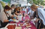 Cientos de mendavieses y visitantes disfrutaron de las 1.500 raciones de pimientos