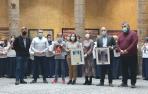 Desde la izda., el historiador y Rey de Armas Fernando Hualde; Fran Sagastibeltza, presidente de la asociación Rey de la Faba; Aimar Irisarri, último niño coronado; las ediles de Mendavia Fabiola Martínez y Silvia Ramírez; el concejal del Ayuntamiento de