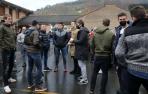 Un nutrido grupo de los pelotaris de Baiko acudió a Goizueta a la despedida de Aimar Olaizola