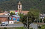 Imagen de Zúñiga, con los murales de su casco urbano