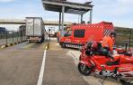 Control de pesaje en la báscula de Ribaforada (A68) donde han inmovilizado dos camiones