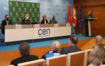 La mesa redonda que abordó ayer la situación en Navarra. De izda a dcha; Miguel Vivanco, jefe de la Inspección de Trabajo y Seguridad Social; Felipe Guzmán (jefe de la Brigada de Extranjería de Policía Nacional); Ana Carmen Arboniés (teniente fiscal y fis