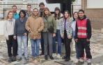 Trabajadores de las empresas instaladas en Lapso Coworking, en la entrada del edificio.