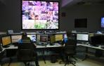 El Centro de Coordinación Operativa (CECOP) en la sede de la Policía Municipal, con la multipantalla para el visionado en streaming de cámaras