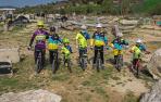 Algunos de los pilotos del club de Estella Lizar Trial Bici en el circuito habilitado en la zona de Ordoiz.