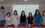 De izda. a dcha., Pablo Ijalba (Coordinador del Bachillerato de Investigación del IES Valle del Ebro); Teresa Rubio (Jefa del servicio de Medicina Interna); Ana Campillo (gerente del área de Salud de Tudela); Sofía Blasco  y Miren Borja (autoras del estud