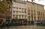 En el centro, el edificio donde se encuentra el piso