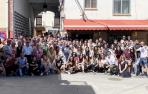 Un nutrido grupo de personas participó en la despedida del bar Mochope