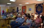 Acto informativo en el salón de plenos del Ayuntamiento de San Martín de Unx