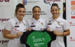 De izquierda a derecha María de Uriarte, Paula García y Natalia Montilla en la presentación de su fichaje