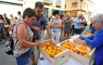Los melocotones se vendieron en barcas de doce kilos cada una. En los puestos, además de comprar, se pudieron probar.