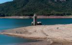 La iglesia del embalse de Sau, en Cataluña, emerge debido a la falta de precipitaciones
