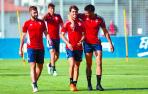 David García abraza a Javi Martínez en la sesión del miércoles