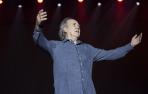 Serrat, en el concierto del Navarra Arena.