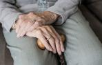 Un anciano, en una residencia