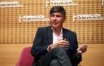 Manuel Pimentel durante la conferencia en Civican