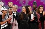 La película "Los reyes del mundo" ha conseguido la Concha de Oro a la Mejor Película, durante la gala de clausura del Festival de San Sebastián celebrada este sábado en la capital donostiarra