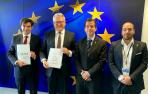De Izda. a dcha.: Ignacio Ugalde, presidente de la Asociación de Empresas de Economía Social de Navarra ANEL; Nicolas Schmit, comisario de Empleo y Derechos Sociales; Mikel Irujo, consejero de Desarrollo Económico y Empresarial; y Sergio Pérez, director g