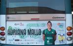 Imagen de la jugadora del Beti Onak Adriana Mallo, en una villavesa