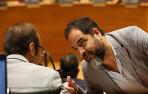 Ramón Alzórriz durante un pleno del Parlamento
