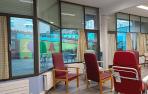 Vista del interior y del patio del centro de día habilitado en el centro de personas mayores Iruñalde de Berriozar. Todavía pendiente