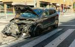 Fotografía del coche accidentado en la calle Marcelo Celayeta de Pamplona
