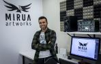 Joseba Lau Antón en su estudio Mirua Artworks, ubicado en la calle Ventura Rodríguez, 65, bajo, Pamplona