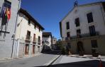 Casa consistorial de Aoiz, a pie de travesía