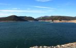 Los embalses de Navarra aumentan esta semana su reserva de agua, aunque de forma leve. En la imagen, el embalse de Itoiz en septiembre