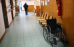 Un paciente, el pasado martes en el interior del consultorio médico de Bera