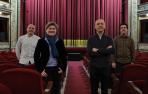 La concejala María García-Barberena  junto a Vicent Egea, director de La Pamplonesa. Detrás, Luis Mari Remesar (izda), coordinador de La Pamplonesa; y Asier Zabalza, del Conservatorio Pablo Sarasate