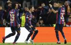 Koundé, Gavi y Rapinha celebran el segundo gol del Barcelona