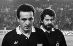 En la imagen, fotografía de archivo del 06/01/1990 de Enríquez Negreira durante su arbitraje en el partido disputado entre el Real Madrid y el Atlético de Madrid