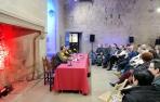 Nacho Ares y Begoña Pro, colaboradora de Diario de Navarra, durante la grabación del programa de SER Historia en Olite