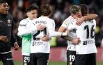 Los jugadores del Valencia celebran la victoria tras el partido de la jornada 23 de LaLiga que Valencia CF y Real Sociedad