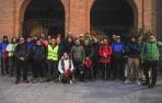 Grupo de peregrinos de San Adrián, el más numeroso de la comarca estellesa, en una foto de familia a las 7.30 horas tras escuchar una misa