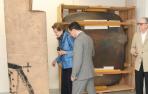 Con Javier Vidal y Angel J. Gómez Montoro entre esculturas de Tàpies y Gómez Raba