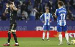 El centrocampista del Celta de Vigo Carles Pérez (i) celebra su gol, tercero de los gallegos ante el RCD Espanyol