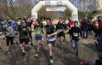 Fotos de la carrera solidaria en Pamplona organizada por la ONG Alboan.