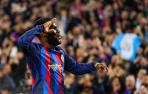 El centrocampista costamarfileño del FC Barcelona, Franck Kessié, celebra el segundo gol del equipo blaugrana