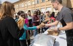 Fotos de la Operación Bocata del colegio Anunciata de Tudela.