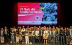Todos los premiados en el acto de ayer celebrado en la Sala de Cámaras del Baluarte posan con su galardón junto a Rodrigo Domínguez, presidente de la Federación Navarra