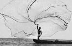 La red, de 1939, una de las fotografías de la exposición Leo Matiz. Imaginario colombiano instalada en el Museo Universidad de Navarra