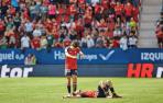 Manu Sánchez hizo esta reverencia a Ez Abde al acabar el partido. El marroquí terminó desfondado por el esfuerzo realizado