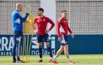 Fotos del entrenamiento de Osasuna, este lunes en las instalaciones de Tajonar.