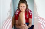 Lola Mateo, centrocampista de Osasuna B, luce en Tajonar las cicatrices de sus dos operaciones